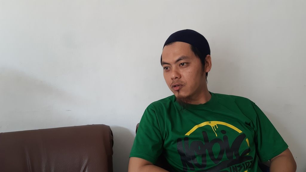 Wisnu Aditya (35), warga di salah satu permukiman di Kelurahan Sempaja Selatan, Kecamatan Samarinda Utara, Kota Samarinda, pada pertengahan Desember 2023. Ia dan warga lain menangkap orang mencurigakan pada 17 April 2019, yang ternyata sedang merancang kecurangan pemilu di wilayah tempat tinggal Wisnu.