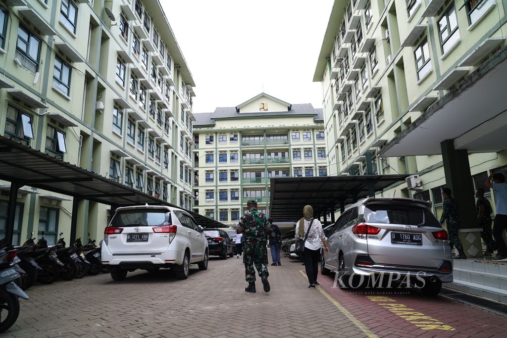 Suasana rumah susun prajurit TNI AD di Cililitan, Jakarta Timur, Selasa (6/9/2022). Terdapat lima tower dalam kompleks rumah susun prajurit TNI AD ini. 