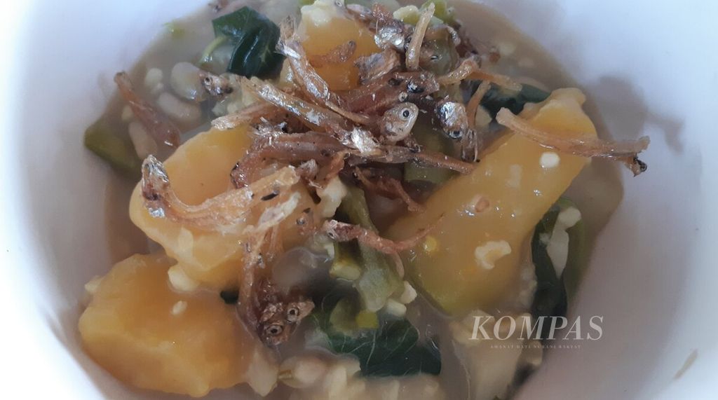 Bubuh ledok, makanan khas warga Nusa Penida, Kabupaten Klungkung, Bali. 