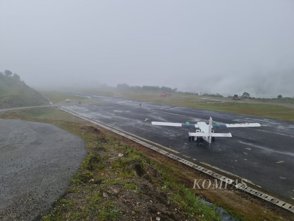 Kondisi cuaca yang berkabut di Bandara Bilorai Sugapa, Kabupaten Intan Jaya, pada Kamis (16/9/2021) pagi.