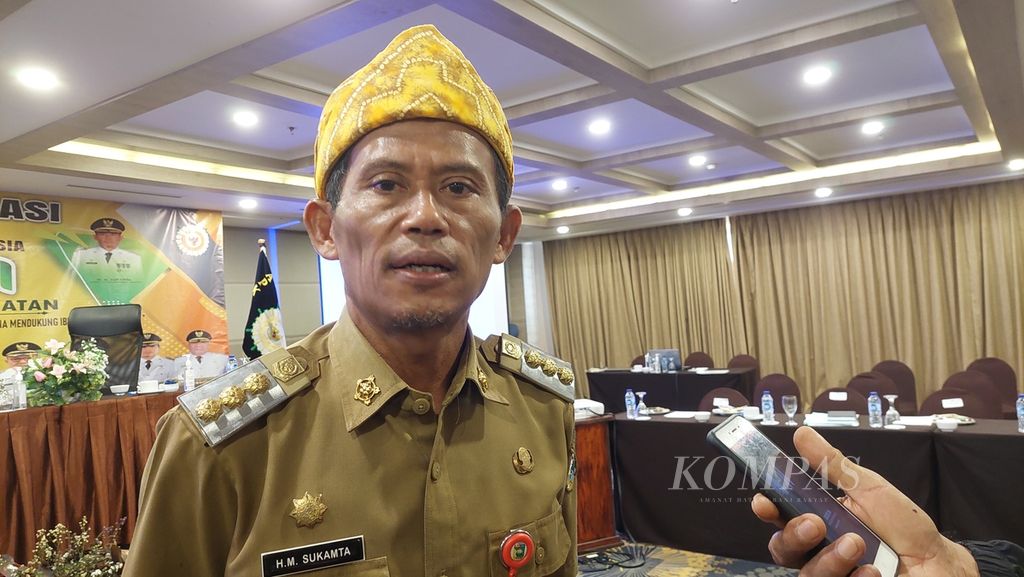 Bupati Tanah Laut sekaligus Koordinator Asosiasi Pemerintah Kabupaten Seluruh Indonesia (Apkasi) Wilayah Kalimantan Selatan Sukamta di Banjarmasin, Selasa (31/5/2022).