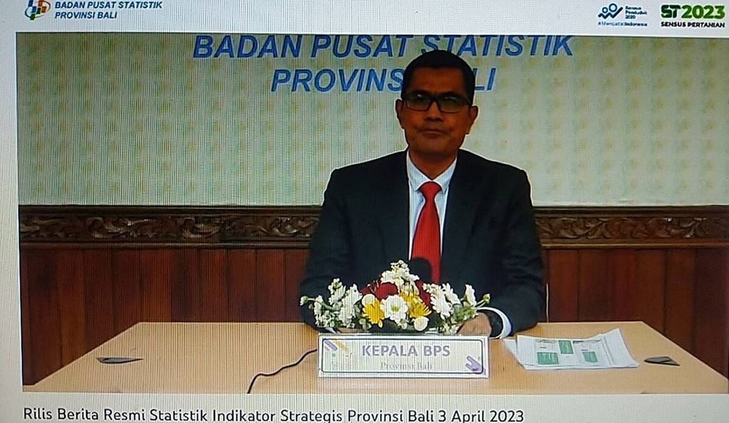 Tangkapan layar menampilkan Kepala Badan Pusat Statistik (BPS) Provinsi Bali Hanif Yahya ketika memberikan pemaparan Berita Resmi Statistik BPS Provinsi Bali, Senin (3/4/2023).