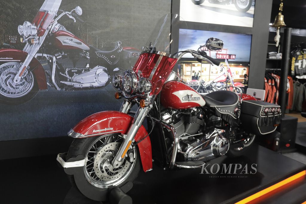 Harley-Davidson model Hydra-Glide Revival 2024, varian keempat dalam Harley-Davidson Icons Motorcycle Collection.