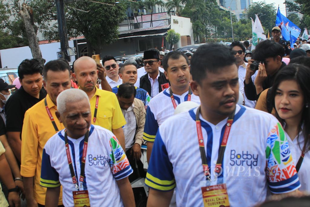 Bobby Afif Nasution dan Surya mendaftar sebagai bakal calon gubernur dan wakil gubernur Sumatera Utara ke Komisi Pemilihan Umum Provinsi Sumatera Utara, di Medan, Rabu (28/8/2024). 