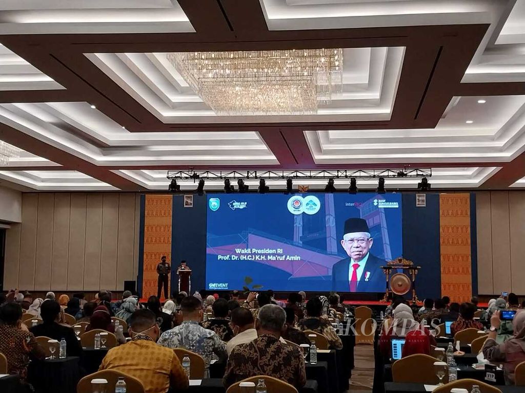 Wakil Presiden Ma’ruf Amin ketika membuka Sidang Pleno Ke-19 Asosiasi Fakultas Ekonomi dan Bisnis Indonesia (AFEBI) dan Halal Summit 2022 di Hotel Wyndham, Palembang, Sumatera Selatan, pada Rabu (7/9/2022).
