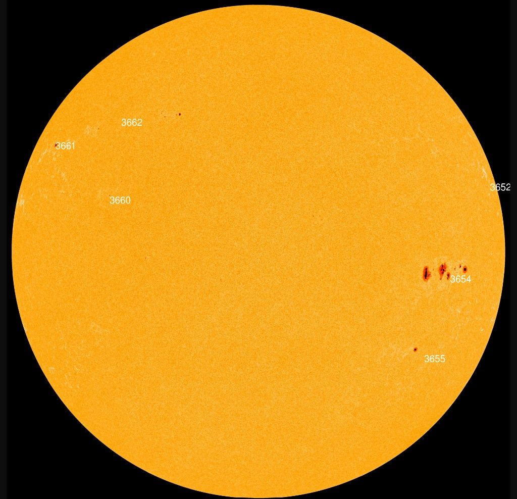 Bintik Matahari R3654 yang memicu terjadinya suar Matahari kelas M9,5 pada Selasa (30/4/2024) pukul 23.46-23.58 waktu universal atau Rabu (1/5/2024) antara pukul 06.46-06.58 WIB. Suar kelas M9,5 ini memiliki kekuatan mendekati suar kelas tertinggi, yaitu suar kelas X.