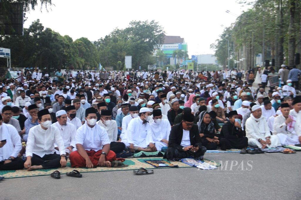 Shalat Idul Adha di Alun-alun Kapuas, Kota Pontianak, Kalimantan Barat, Minggu (10/7/2022).