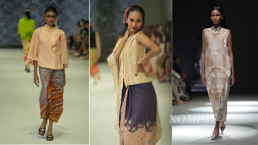 Pergelaran busana "Pada Suatu Hari..." karya desainer Josephine Werratie Kamara yang lebih dikenal dengan Obin dalam Jakarta Fashion Week 2024 di Pondok Indah Mall III, Jakarta Selatan, Selasa (24/10/2023) (foto kiri dan tengah). Peragaan busana musim semi/musim panas 2024 karya desainer Sapto Djojokartiko di Plaza Senayan, Jakarta Selatan, Selasa (31/10/2023) (foto kanan).  Warna <i>peach fuzz</i> atau perpaduan antara warna merah muda lembut dan oranye kalem, berikut spektrumnya, menjadi tren warna pada 2024.
