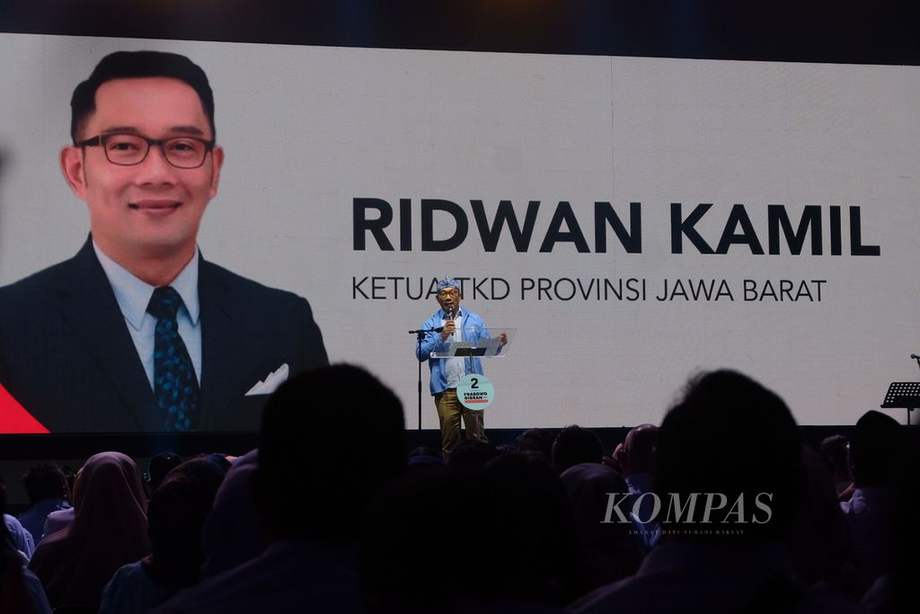 Governor of West Java for the 2018-2023 period Ridwan Kamil while attending the inauguration of the West Java Prabowo-Gibran Regional Campaign Team in Bandung City, Saturday (25/11/2023). The word <i>former</i> does not need to be written if the time period of Ridwan Kamil's position is clear.