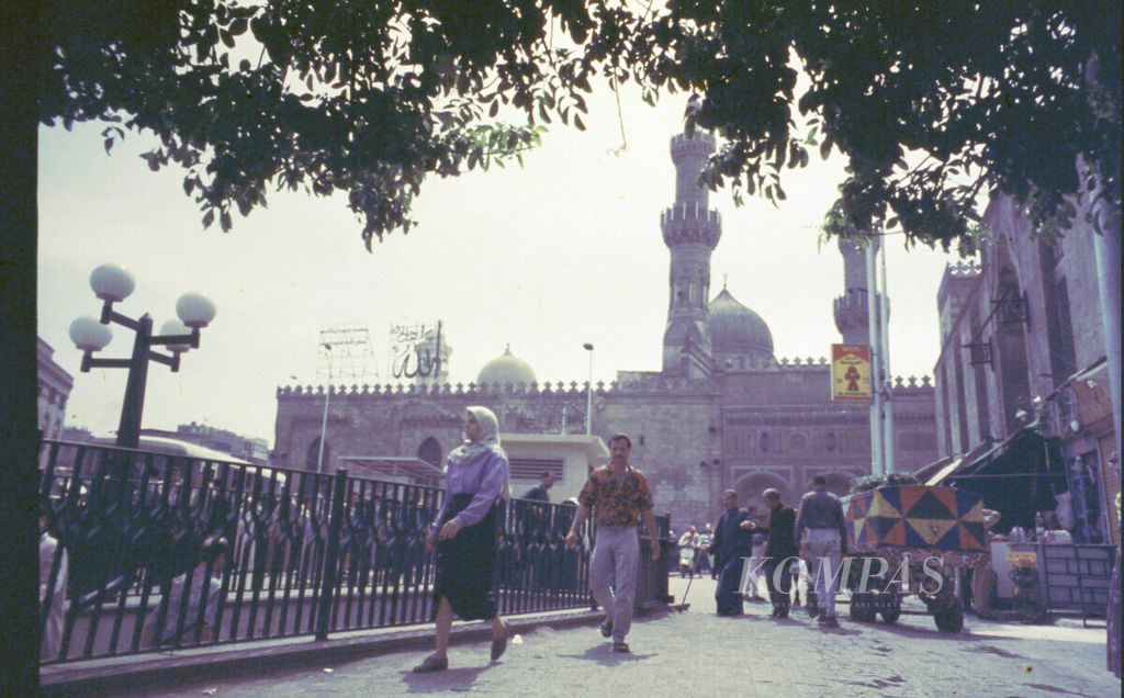 Pemandangan di kompleks Universitas Al Azhar di Kairo, Mesir, dalam foto tanpa tanggal. Salah satu ulama dari Al Azhar, Muhammad Abduh, pernah melontarkan ide pembaruan pemikiran Islam pada abad ke-19. Sampai saat ini, ide-ide pembaruan pemikiran Islamnya masih dikaji di berbagai negara.