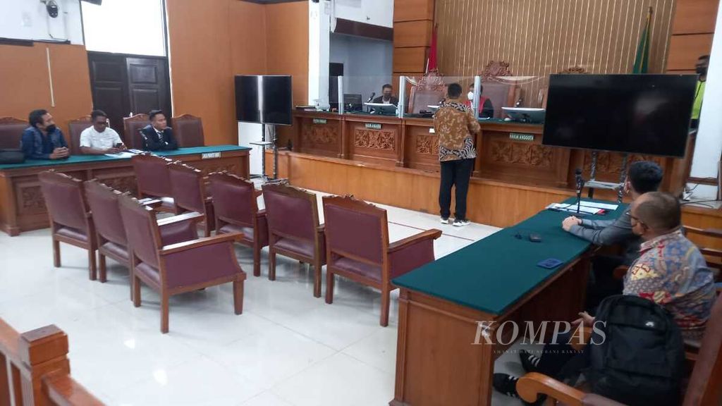 Sidang praperadilan Gubernur nonaktif Papua, Lukas Enembe, dengan agenda kesimpulan di Pengadilan Negeri Jakarta Selatan, Selasa (2/5/2023). 