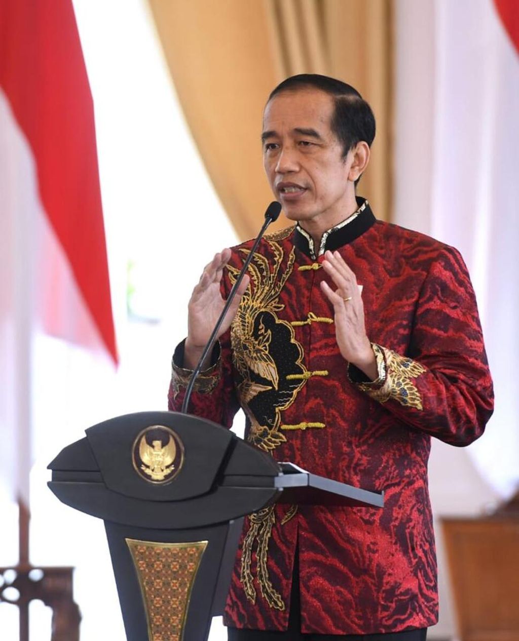 Presiden Joko Widodo menyampaikan pidato pada perayaan Imlek Nasional tahun 2021 dari Istana Kepresidenan Bogor, Jawa Barat, Sabtu (20/2/2021).