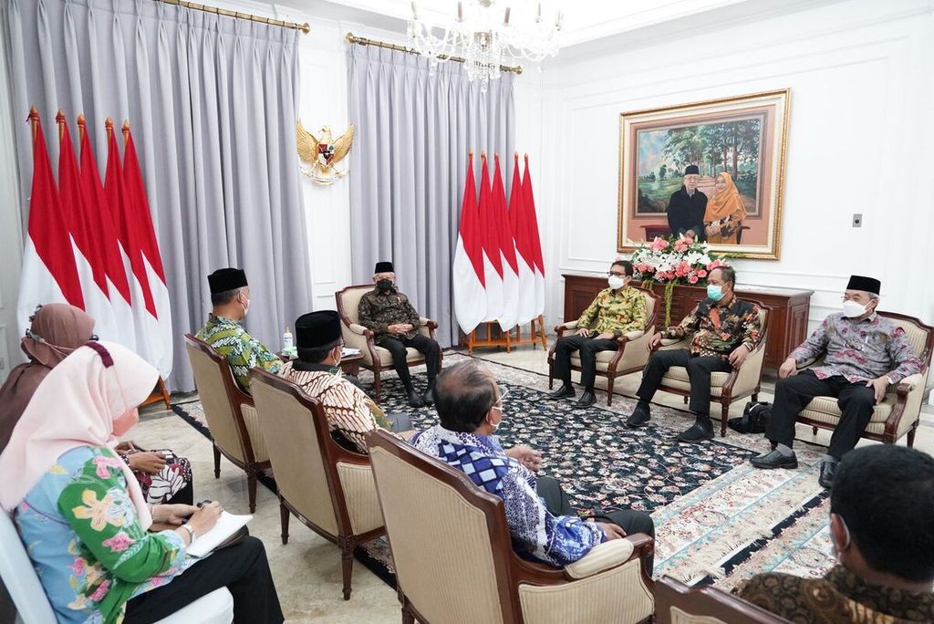 Wakil Presiden Maruf Amin saat menerima Forum Rektor Aceh di Kediaman Resmi Wapres, Jalan Diponegoro Nomor 02, Jakarta Pusat, Rabu (18/5/2022).