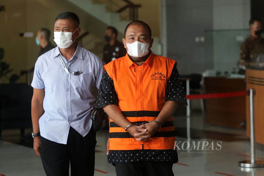 Bupati Langkat nonaktif Terbit Rencana Perangin-Angin seusai diperiksa penyidik Komisi Pemberantasan Korupsi di Gedung KPK, Jakarta, Rabu (16/3/2022).