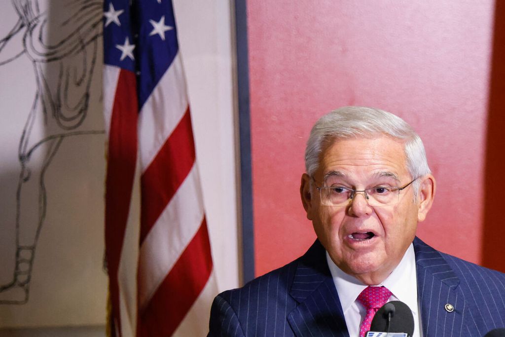 Democrat politician and Senator of the United States from New Jersey, Robert Menendez, issued a statement on Monday (25/9/2023) in New Jersey. He affirmed that he will not resign from the Senate despite being charged again for accepting bribes.