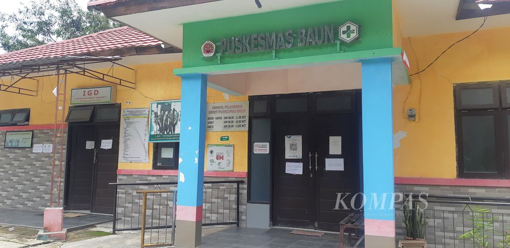 Suasana di Puskesmas Baun, Kelurahan Teunbaun, Kecamatan Amarasi Barat, Kabupaten Kupang, Nusa Tenggara Timur, Jumat (9/2/2024). Puskesmas itu ditutup dengan alasan libur nasional. 