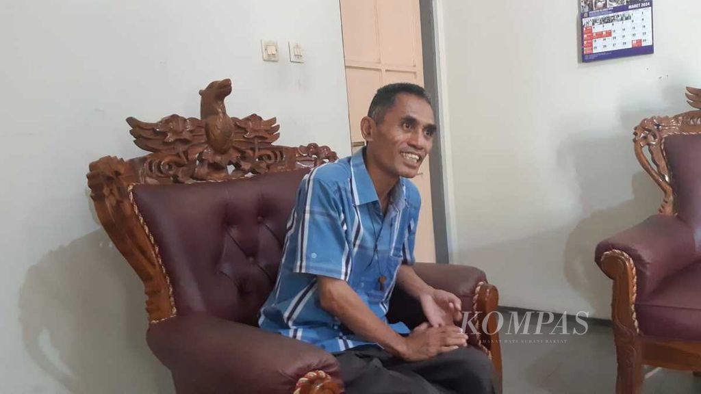Pastor Paroki Katedral Palangkaraya Santa Maria, Romo Patris Tampu Pr, saat ditemui di Palangkaraya, Kalimantan Tengah, Jumat (29/3/2024).
