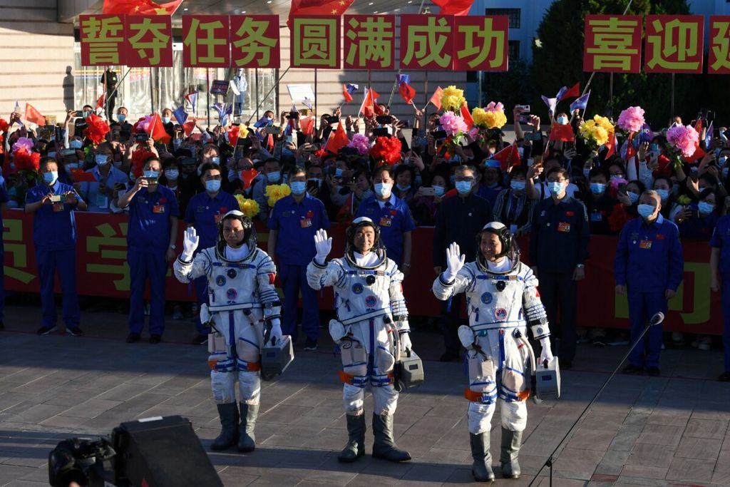 Astronot China, program luar angkasa China, China space
