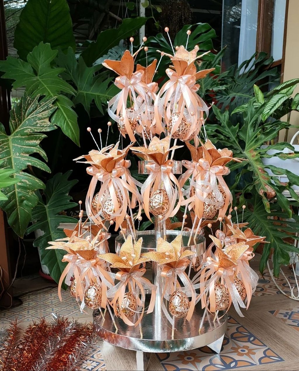 Contoh kerajinan <i>pokok telok</i> milik Rimba Souvenir, Pontianak, Kalimantan Barat.