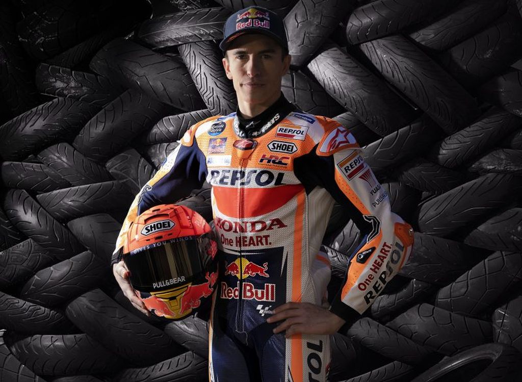 Marc Marquez memasuki musim ke-10 bersama tim Repsol Honda di ajang MotoGP pada musim 2022 ini. Dia ingin merayakan itu dengan meraih gelar juara dunia ketujuh.
