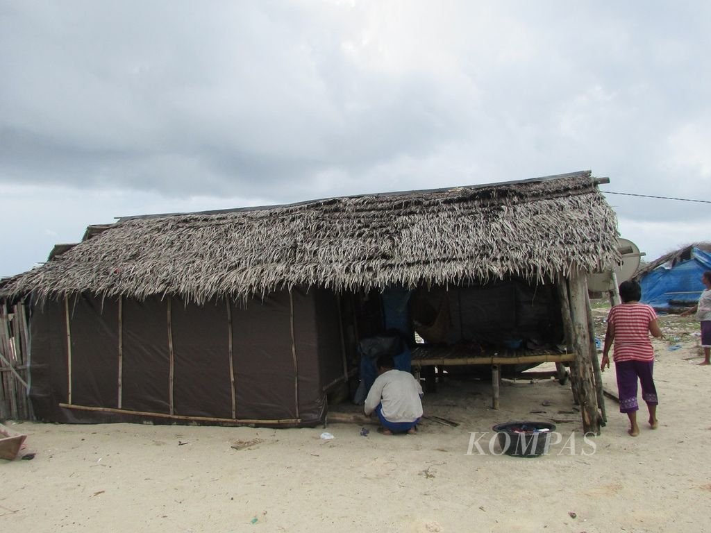 Kondisi keluarga miskin di Desa Ponu, Kabupaten Timor Tengah Utara, Nusa Tenggara Timur. 