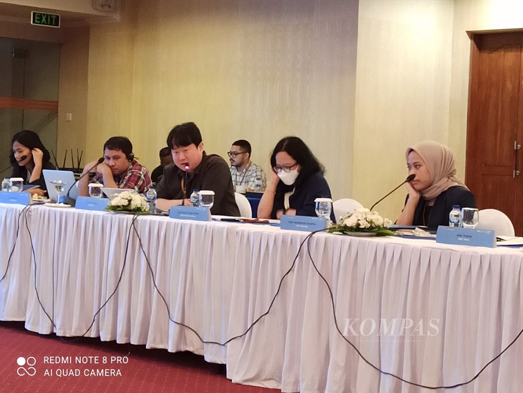 Sejumlah wartawan Indonesia dan Korea Selatan mendiskusikan isu-isu hubungan bilateral antara negara asal mereka dalam forum Dialog Jurnalis Indonesia-Korea, yang diselenggarakan oleh Foreign Policy Community of Indonesia (FPCI) dan The Korea Foundation, di kawasan Seminyak, Bali, Jumat (16/12/2022). 