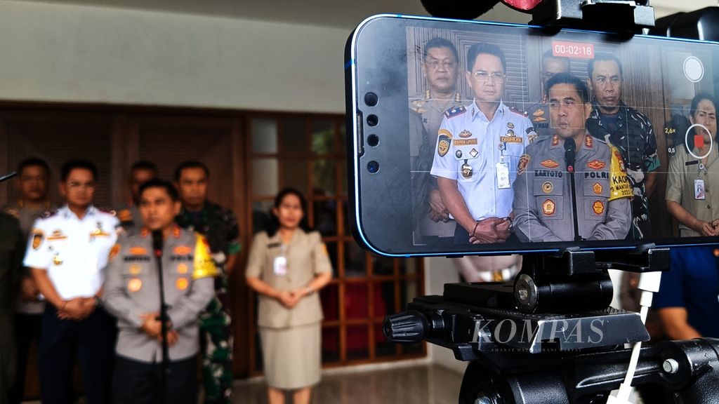 Kepala Polda Metro Jaya Inspektur Jenderal Karyoto saat memberikan penjelasan terkait Operasi Ketupat Jaya 2024, di markas Polda Metro Jaya, Senin (1/4/2024).