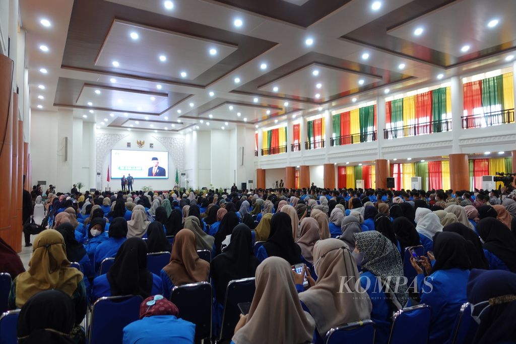 Wakil Presiden Ma’ruf Amin pada Kuliah Umum dan Peluncuran Buku <i>KH Ma’ruf Amin Bapak Ekonomi Syariah Indonesia</i> di Universitas Islam Negeri Ar-Raniry, Banda Aceh, Nanggroe Aceh Darussalam, Kamis (30/3/2023).
