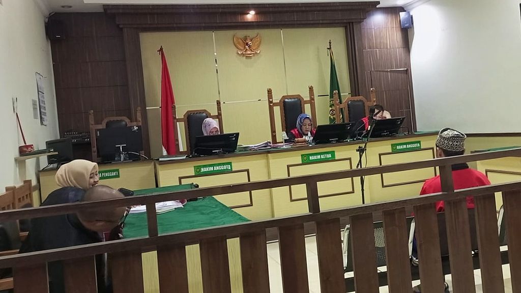 Suasana sidang putusan vonis terdakwa SH (32), terdakwa tindak pidana perdagangan anak, di Pengadilan Negeri Cibinong, Kabupaten Bogor, Jawa Barat, (16/5/2023) sore. 