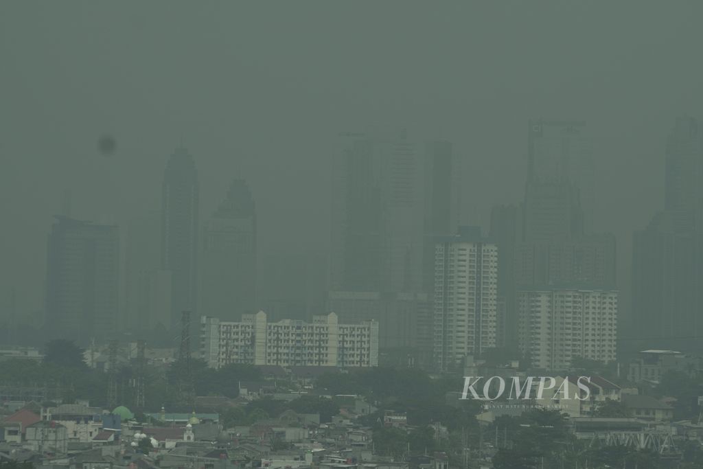 Polusi udara di kawasan Tanah Abang, Jakarta Pusat, Rabu (8/5/2024). 