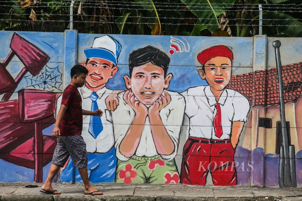 Kerinduan belajar secara tatap muka di sekolah dituangkan warga melalui mural yang tergambar di kawasan Ciriung, Bogor, Jawa Barat, Minggu (22/8/2021). Pembelajaran daring bagi sebagian anak menjadikannya jenuh dan malas.
