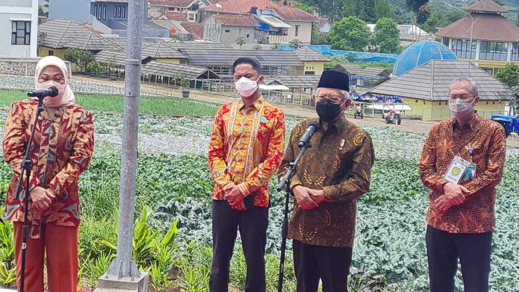 Wakil Presiden Ma’ruf Amin saat meninjau Balai Pelatihan Vokasi dan Produktivitas Lembang, Bandung Barat, Rabu (23/3/2022).