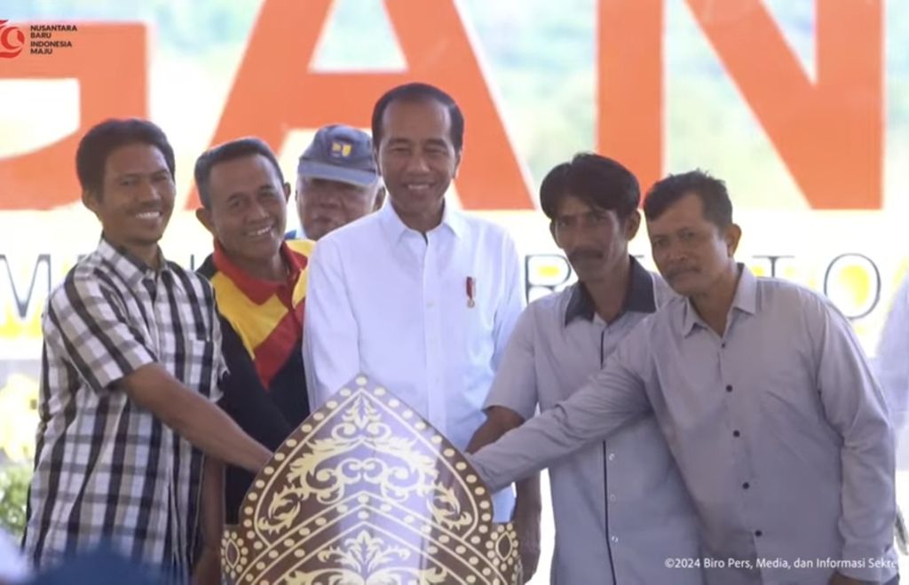 Presiden Joko Widodo meresmikan Bendungan Marga Tiga, Kabupaten Lampung Timur, Provinsi Lampung, Senin (26/8/2024). Bendungan ini berfungsi sebagai penyedia air baku, pengendali banjir, dan penyedia air irigasi.