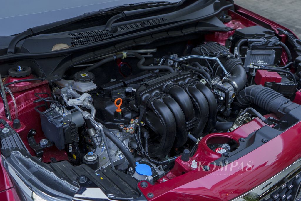 Honda WR-V mengusung mesin berkapasitas 1.498 cc, 4 silinder, DOHC, i-VTEC.