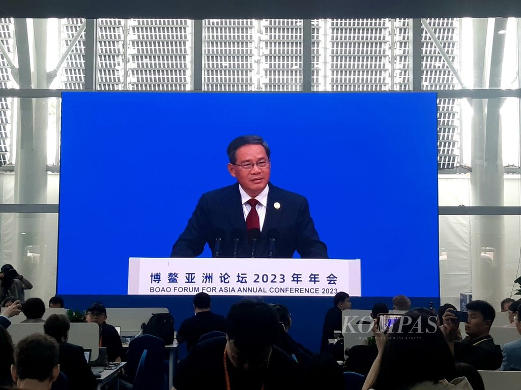 Perdana Menteri China Li Qiang memberi kata sambutan saat pembukaan Boao Forum for Asia di Boao, Hainan, China selatan, Kamis (30/3/2023), sebagaimana terpantau dari layar di pusat media.