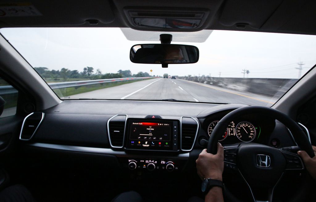 Interior All New Honda City Sedan saat melintas di Jalan Tol Trans-Jawa dalam uji kendara jarak jauh Jakarta-Solo PP, Desember 2021.