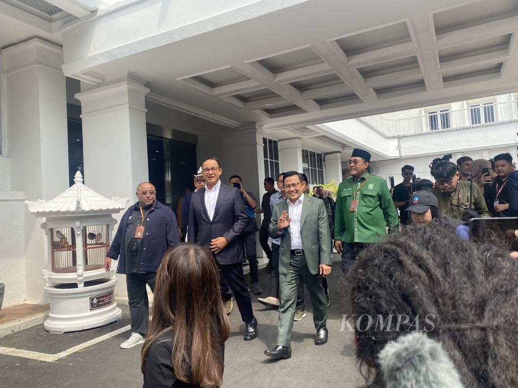 The candidate for president and vice president, number 1, Anies Baswedan and Muhaimin Iskandar, arrived at the General Elections Commission office to attend the inauguration of Prabowo Subianto and Gibran Rakabuming Raka as president and vice president for the period of 2024-2029, on Wednesday (24/4/2024).