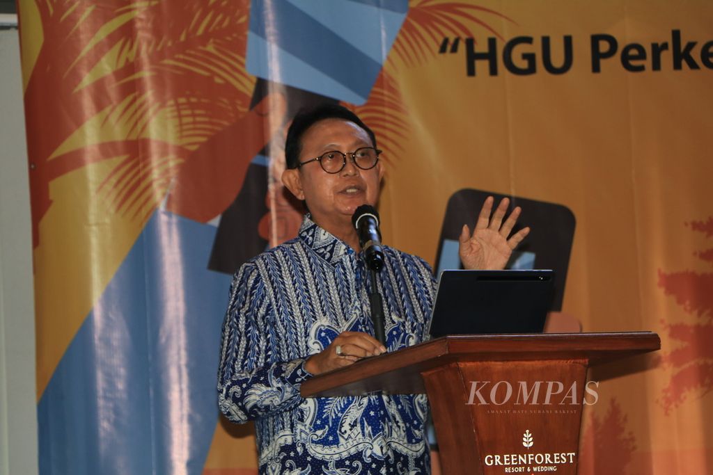 Ketua Umum Gabungan Pengusaha Kelapa Sawit Indonesia (Gapki) Eddy Martono menjadi pembicara dalam diskusi bertajuk HGU Perkebunan Sawit dan Kawasan Hutan, di Kabupaten Bandung Barat, Jawa Barat, Rabu (23/8/2023).
