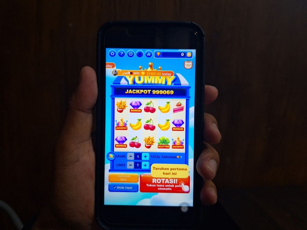 Tampilan game Yummy di aplikasi Bigo Live seperti terlihat Kamis (14/12/2023). Fitur seperti slot ini diduga bentuk judi terselubung di aplikasi "live streaming" tersebut.