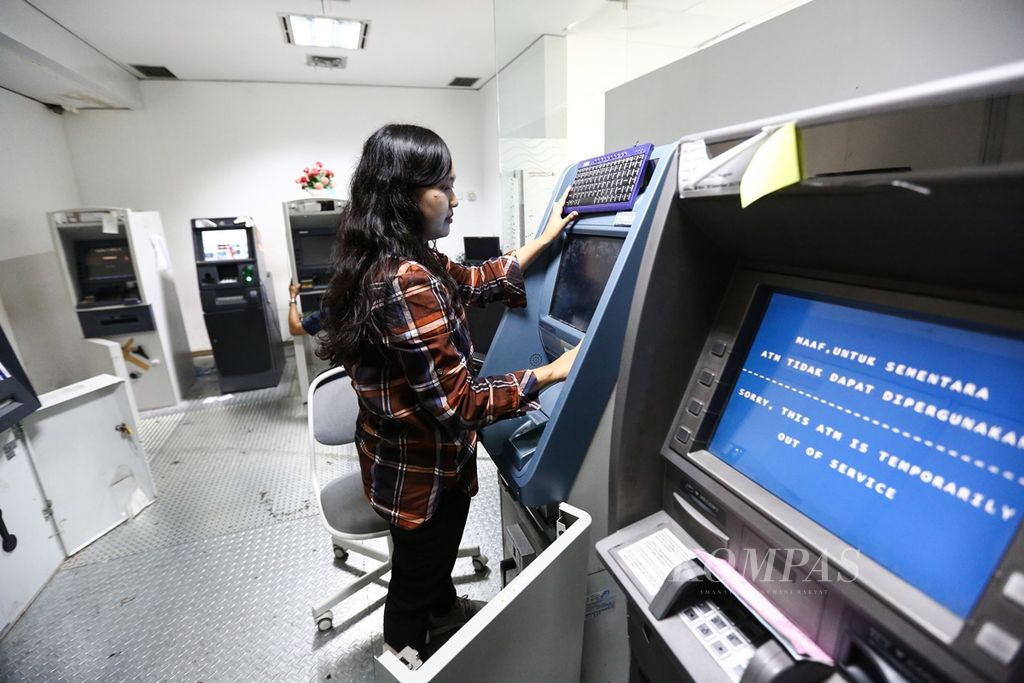 Ilustrasi mesin anjungan tunai mandiri (ATM). Foto diambil Agustus 2019.
