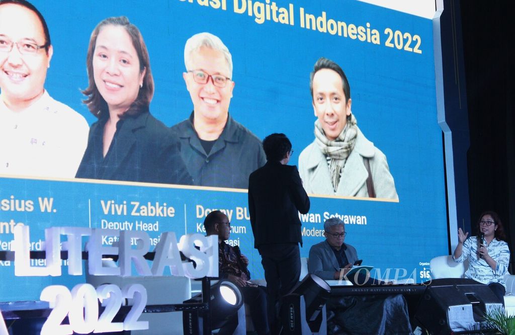 Suasana peluncuran hasil studi Indeks Literasi Digital Nasional 2022 di Jakarta, Rabu (1/2/2023). Indeks Literasi Digital Nasional 2022 mencapai 3,54 poin, meningkat 0,05 poin dibandingkan 2021.