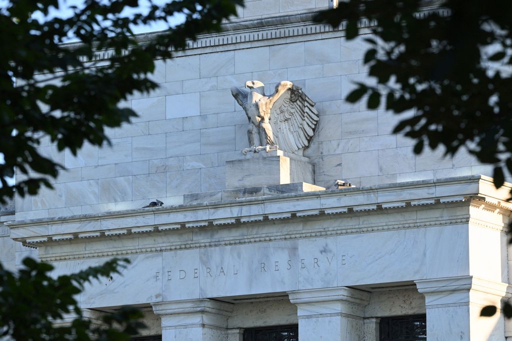 Gedung Bank Sentral AS atau US Federal Reserve di Washington DC, difoto pada 18 Agustus 2022. (Photo by MANDEL NGAN / AFP)