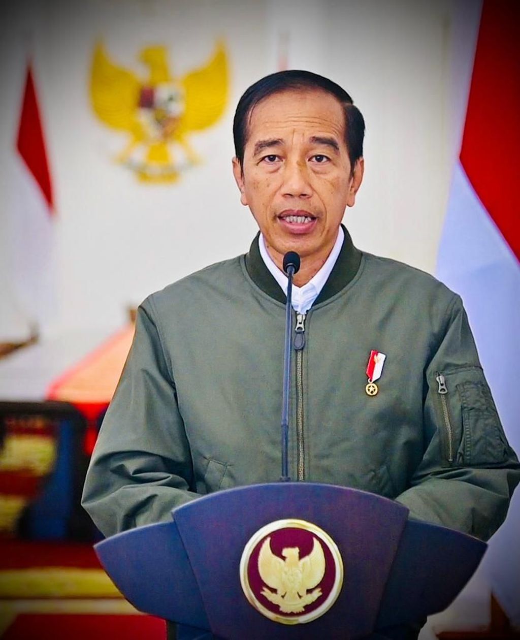 Presiden Joko Widodo saat menyampaikan keterangan pers di Istana Kepresidenan Bogor, Jawa Barat, Minggu (2/10/2022),