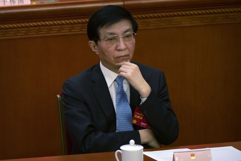 Wang Huning menghadiri sesi Kongres Rakyat Nasional China di Aula Besar Rakyat di Beijing, 10 Maret 2023. 