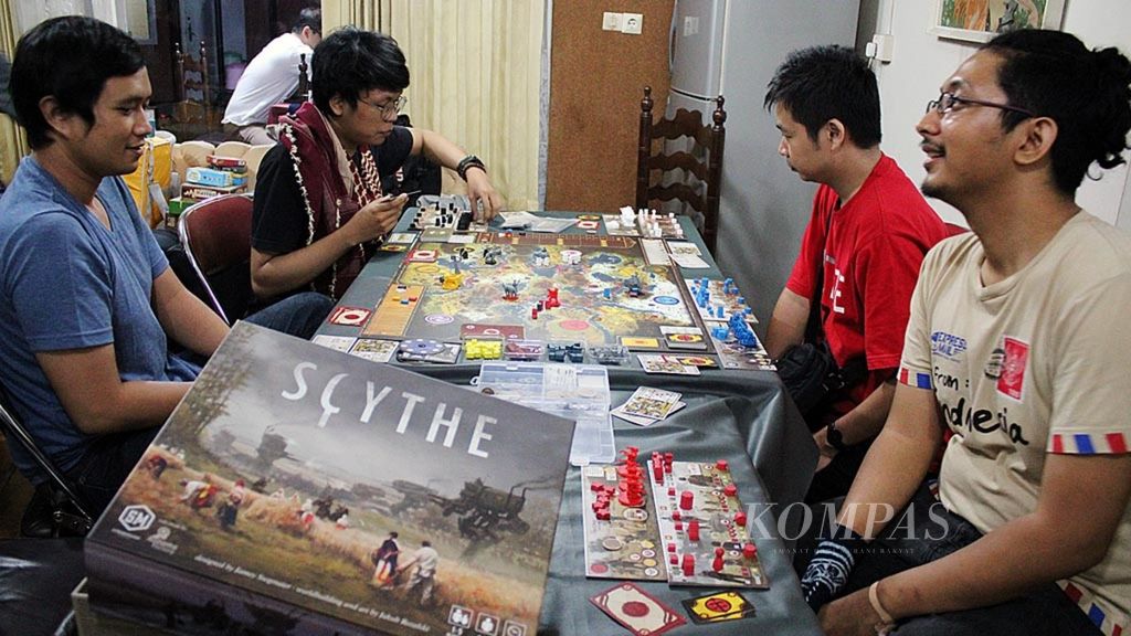 Sebanyak 42 pencinta<i> board game</i> ikut meramaikan Board Game Camp 2017 di Kalisoro, Tawangmangu, Karanganyar, Jawa Tengah, 13-15 Januari 2017. 