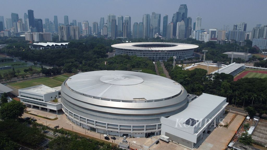 Indonesia Arena di kompleks olahraga Gelora Bung Karno, Senayan, Jakarta, Senin (31/7/2023). Indonesia Arena akan menjadi arena Piala Dunia Bola Basket FIBA 2023, didahului gelaran Invitasi Bola Basket Internasional Indonesia (IIBI) pada 2-5 Agustus 2023 . 