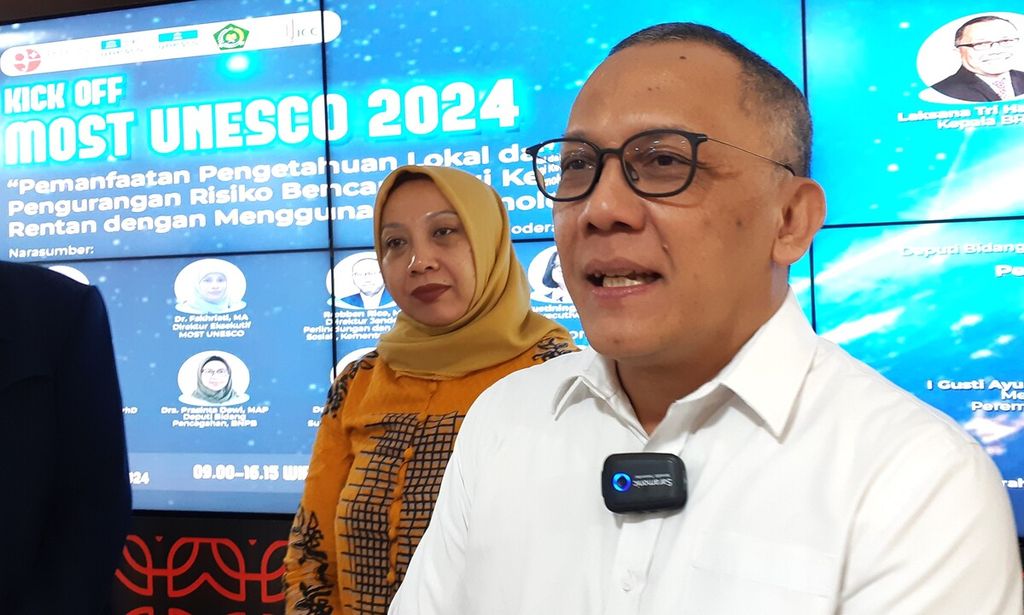 Kepala Badan Riset dan Inovasi Nasional (BRIN) Laksana Tri Handoko menghadiri Kick Off MOST UNESCO 2024: ”Pemanfaatan Pengetahuan Lokal dalam Pengurangan Risiko Bencana bagi Kelompok Rentan dengan Menggunakan Teknologi Informasi”, di Jakarta, Selasa (27/2/2024).
