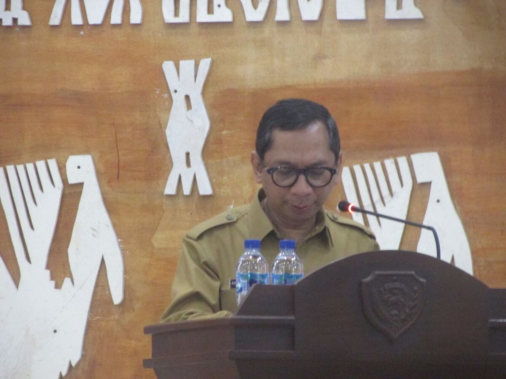 Pj Gubernur NTT Ayodhia Kalake saat menjawab pendapat fraksi-fraksi di DPRD NTT di Kupang, Selasa (7/11/2023).