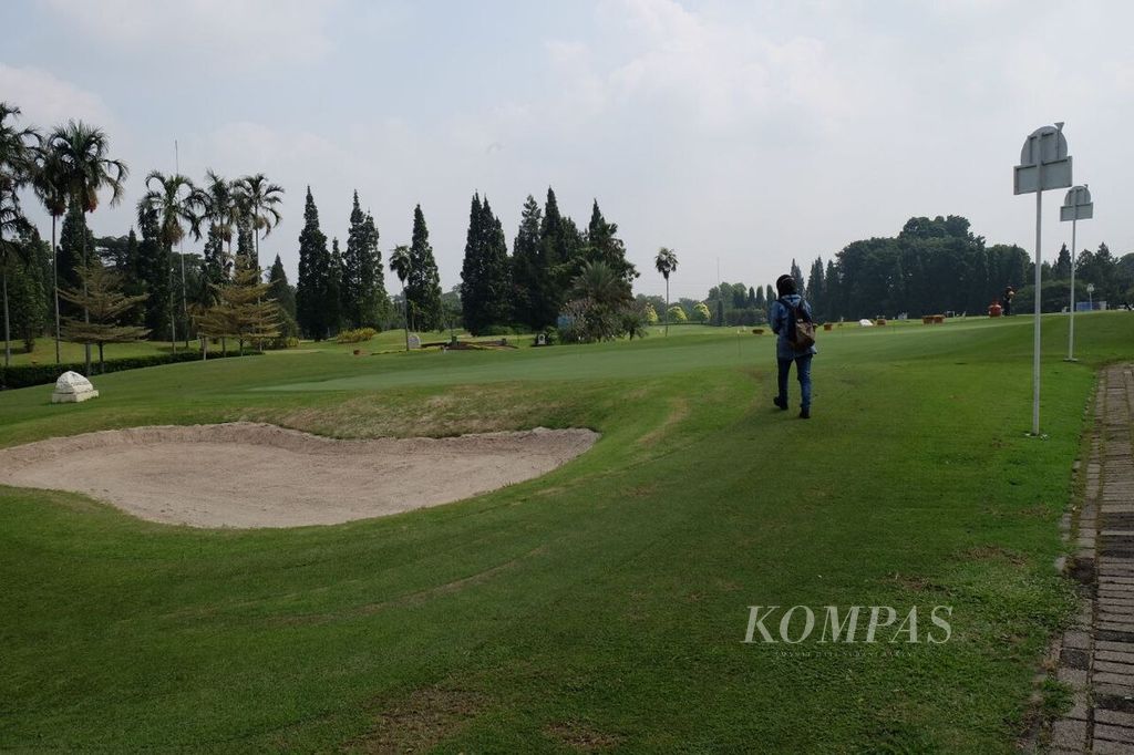 Suasana lapangan golf milik debitor atau obligor dana Bantuan Likuiditas Bank Indonesia (BLBI) Bank Asia Pacific (Aspac) yang disita Satuan Tugas Penanganan Hak Tagih Dana BLBI, Rabu (22/6/2022).