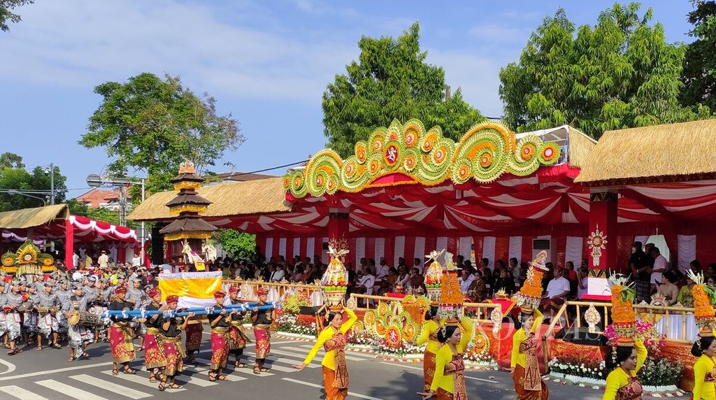 Rangkaian Pesta Kesenian Bali (PKB) ke-45 dimulai dengan pelaksanaan <i>peed aya </i>(pawai) pada Minggu (18/6/2023). 